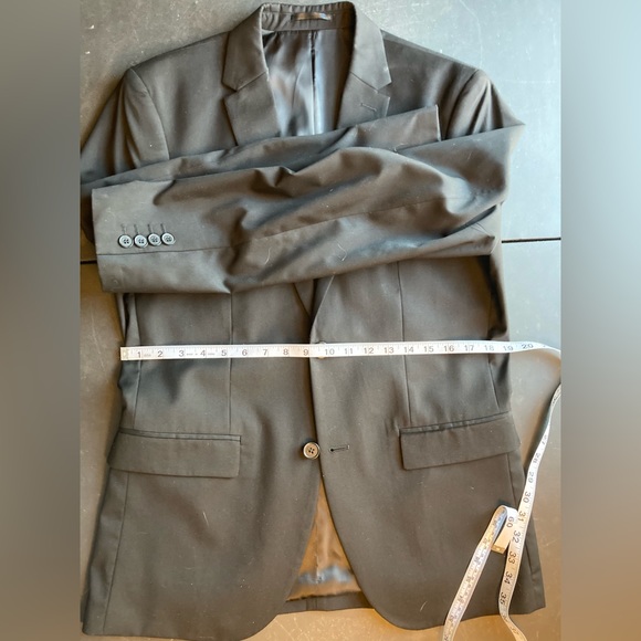 H&M Blazer - Picture 2 of 4